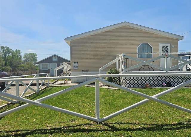 Property at 404 Garden St, Cahokia, IL 62206, 4 beds, 2 baths