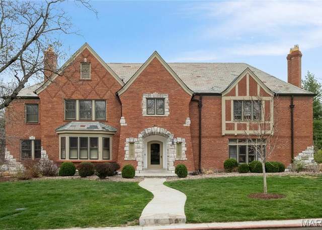 Property at 80 Lake Forest Dr, Richmond Heights, MO 63117, 4 beds, 4.5 baths