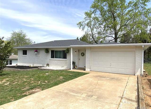 Property at 1003 Glendale St, Potosi, MO 63664, 3 beds, 2 baths