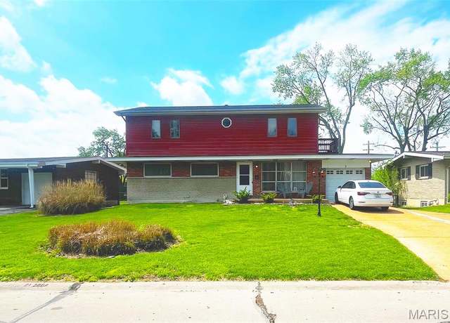 Property at 6 Queen Ann Dr, Hazelwood, MO 63042, 4 beds, 2.5 baths