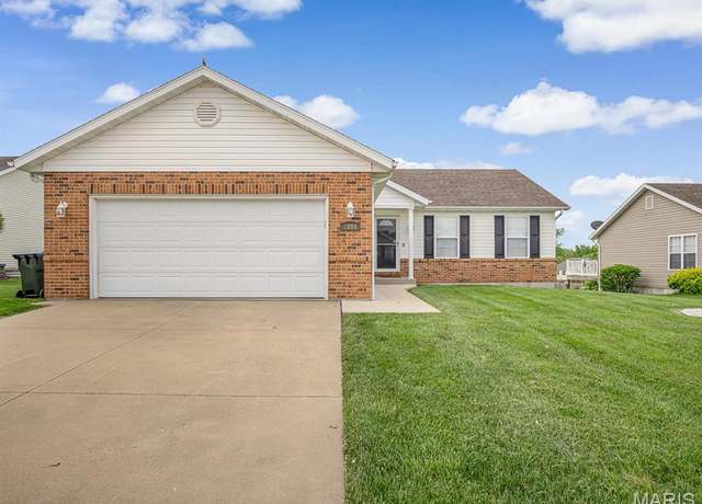 Property at 1004 Cottonwood Ln, Waterloo, IL 62298, 2 beds, 2 baths
