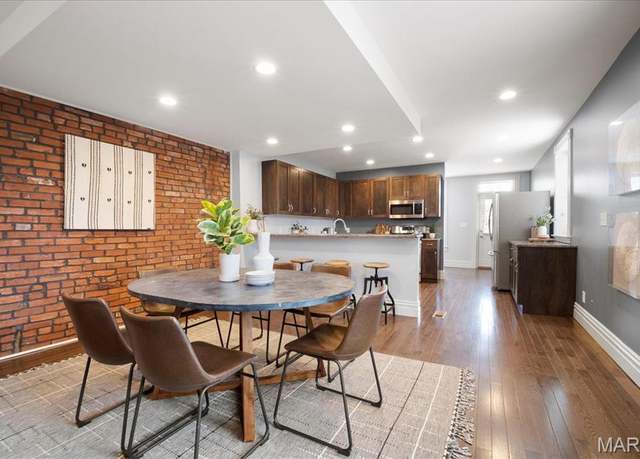Property at 3974 Utah St, St Louis, MO 63116, 2 beds, 2.5 baths
