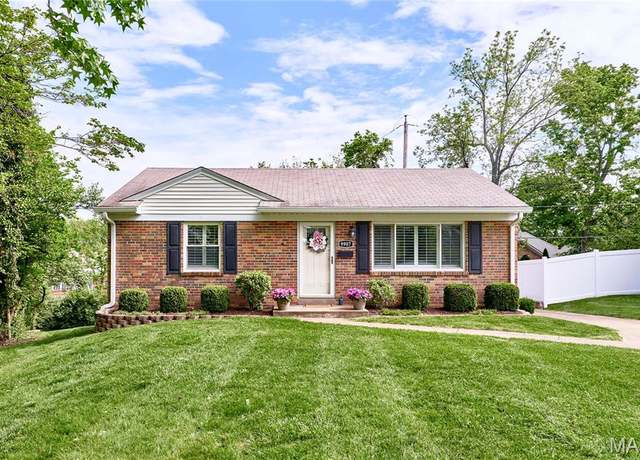 Property at 9907 Boulder Ct, St Louis, MO 63119, 4 beds, 2.5 baths