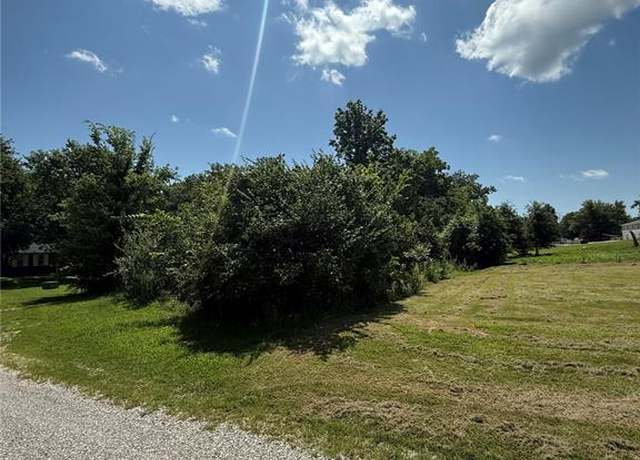 Property at 20 Oak Leaf Cir, Foley, MO 63347