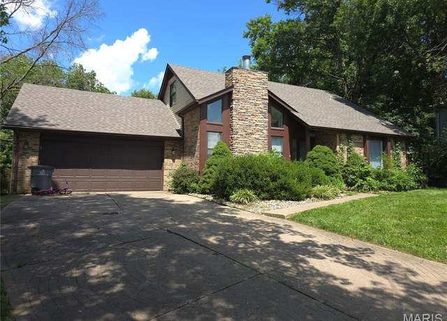 Property at 2217 Wendy Way Dr, Belleville, IL 62221, 3 beds, 2 baths