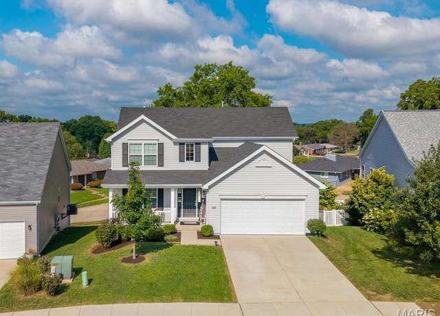Property at 669 Vista Conn Dr, St Louis, MO 63125, 4 beds, 2.5 baths