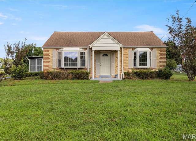 Property at 17707 Wild Horse Creek Rd, Chesterfield, MO 63005, 2 beds, 2 baths