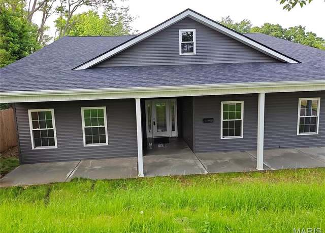 Property at 104 Ash St, Bonne Terre, MO 63628, 3 beds, 2 baths