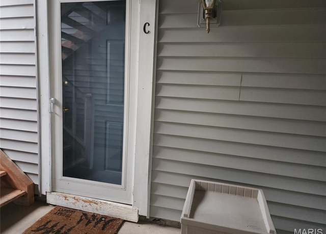 Property at 1239 Creve Coeur Crossing Ln Unit C, Chesterfield, MO 63017, 2 beds, 2 baths