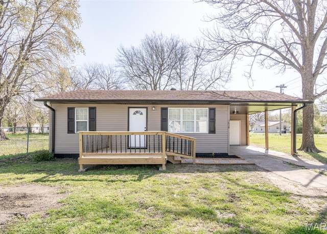 Property at 1618 Thomas St, Poplar Bluff, MO 63901, 2 beds, 1 bath
