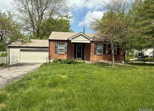 Property at 1229 N Geyer Rd, St Louis, MO 63122, 2 beds, 2 baths