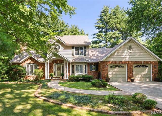 Property at 4 Cheshire Ct, Edwardsville, IL 62025, 3 beds, 2.5 baths
