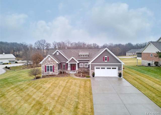 Property at 152 Westborough Dr, Troy, MO 63379, 4 beds, 3.5 baths