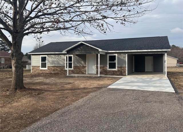 Property at 802 Peggy St, Bertrand, MO 63823, 3 beds, 2 baths