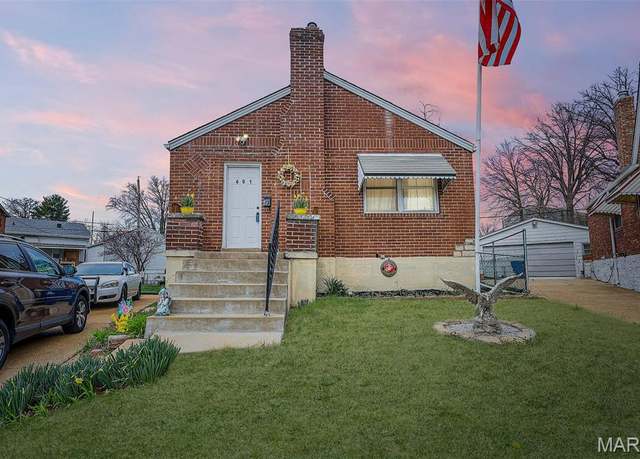 Property at 401 Winston Dr, St Louis, MO 63125, 2 beds, 1 bath