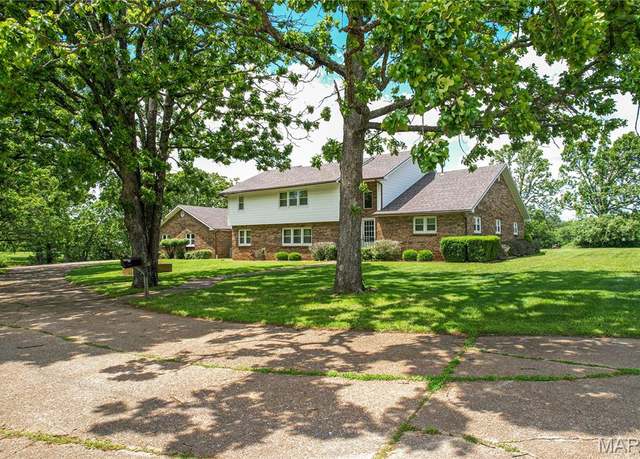 Property at 202 Greenbrier St, Lebanon, MO 65536, 6 beds, 5 baths