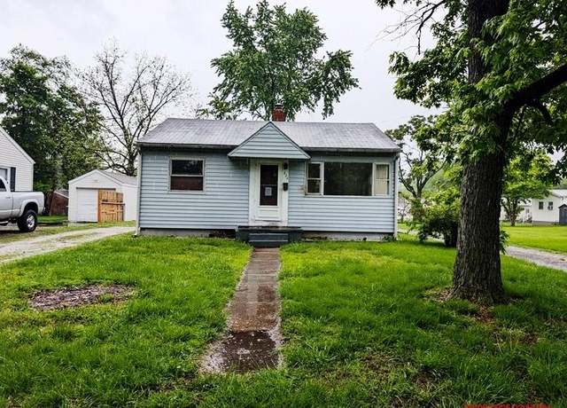 Property at 824 Whittier St, Wood River, IL 62095, 2 beds, 1 bath