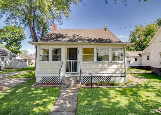 Property at 313 E Prairie St, Jerseyville, IL 62052, 2 beds, 1 bath