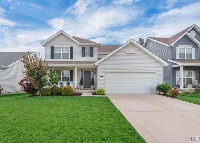 Property at 204 Charlestowne Place Dr, St Charles, MO 63301, 4 beds, 2.5 baths