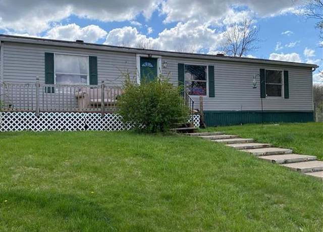 Property at 2003 Spruce St, Hannibal, MO 63401, 3 beds, 2 baths