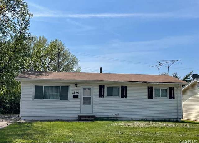Property at 1290 Acredale Dr, Florissant, MO 63033, 3 beds, 1 bath