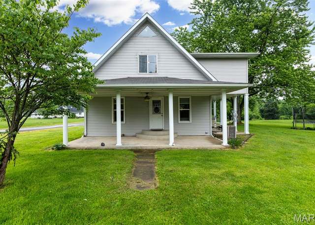 Property at 701 Olive St, Gillespie, IL 62033, 3 beds, 2 baths