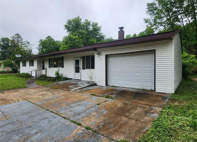 Property at 1505 Dale St, Van Buren, MO 63965, 3 beds, 1.5 baths
