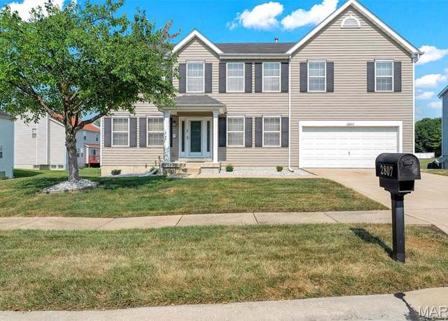 Property at 2807 Hidden Spring Dr, Florissant, MO 63031, 4 beds, 2.5 baths
