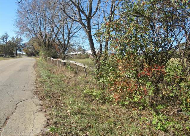 Property at 1741 Liberty St, Farmington, MO 63640, 3 beds, 1 bath