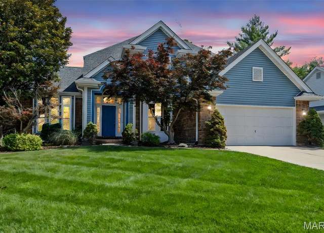 Property at 352 Huntleigh Manor Dr, St Charles, MO 63303, 4 beds, 3.5 baths
