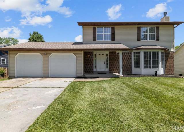 Property at 10 N Meadow Dr, O'fallon, MO 63366, 4 beds, 2.5 baths