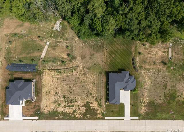Property at 564 Legacy Dr, Waterloo, IL 62298