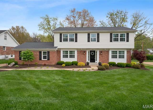 Property at 403 Monticello Dr, Ballwin, MO 63011, 4 beds, 2.5 baths