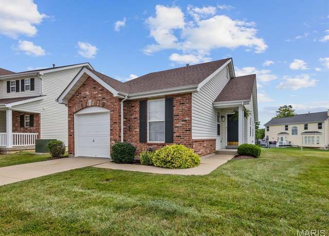 Property at 153 Bayhill Village Dr, O'fallon, MO 63368, 2 beds, 1.5 baths