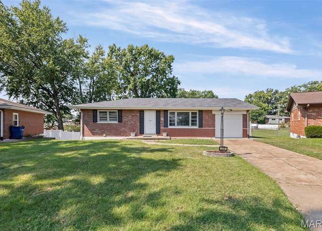 Property at 238 Woolwich Ln, St Louis, MO 63125, 2 beds, 2 baths
