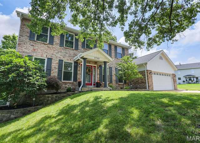 Property at 1710 San Martin Dr, Fenton, MO 63026, 4 beds, 3 baths