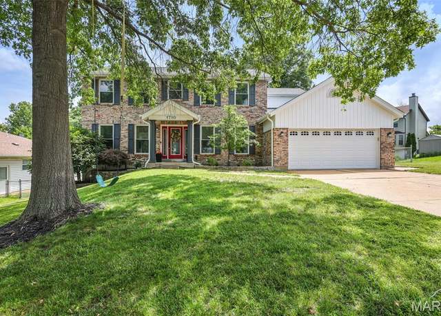 Property at 1710 San Martin Dr, Fenton, MO 63026, 4 beds, 3 baths