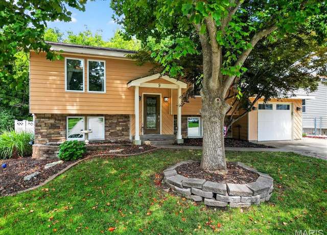 Property at 9 Huntsman Trl, St Peters, MO 63376, 3 beds, 2 baths