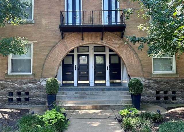 Property at 4360 Maryland Ave Unit A, St Louis, MO 63108, 2 beds, 2 baths
