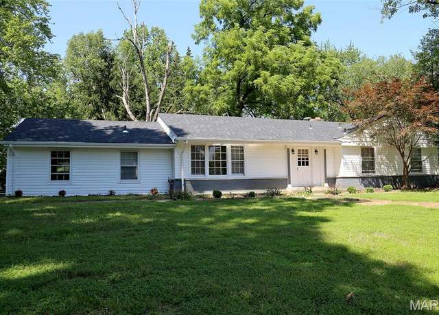 Property at 2131 Old Manor Rd, St Louis, MO 63136, 3 beds, 3 baths