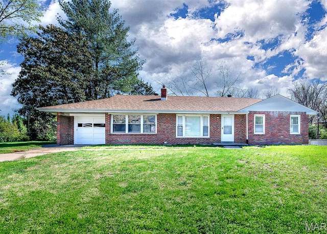Property at 79 S Floridale Dr, St Louis, MO 63135, 2 beds, 1.5 baths
