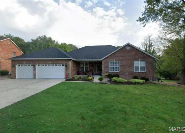 Property at 305 Sundew Dr, Belleville, IL 62221, 4 beds, 3.5 baths