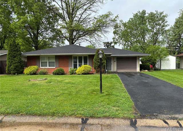 Property at 213 Todd Ln, Belleville, IL 62221, 3 beds, 1.5 baths