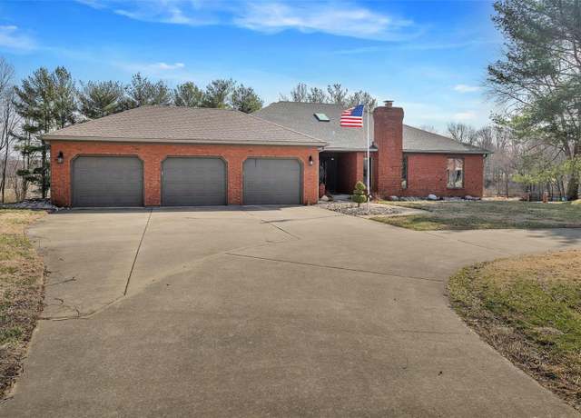 Property at 508 E Waters Edge Dr, Belleville, IL 62221, 4 beds, 3.5 baths