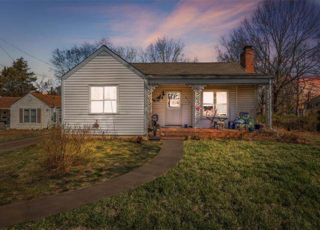 Property at 521 Maple St, Farmington, MO 63640, 2 beds, 1.5 baths