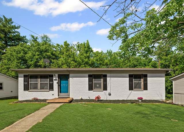 Property at 361 Hand Dr, Godfrey, IL 62035, 3 beds, 1.5 baths