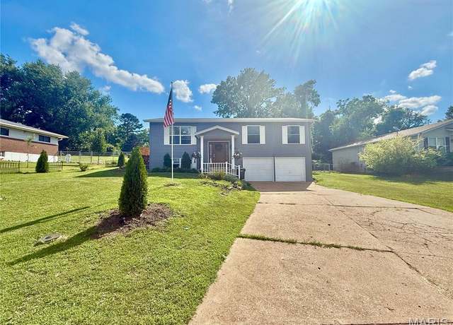 Property at 2284 Sunnyridge Dr, Arnold, MO 63010, 4 beds, 2.5 baths