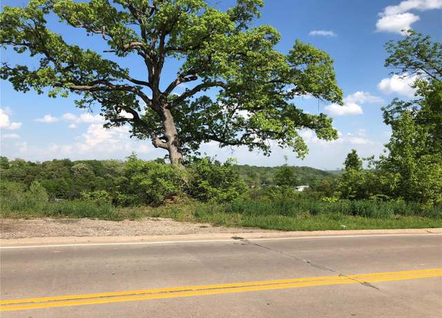 Property at 412 Biltmore Dr, Fenton, MO 63026