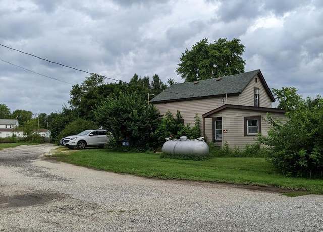 Property at 407 Madison St, Kane, IL 62054, 3 beds, 1 bath