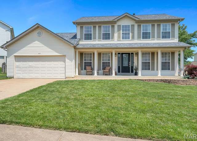 Property at 967 Winter Park Dr, Fenton, MO 63026, 3 beds, 2.5 baths